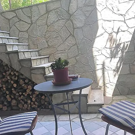 Lina's City Center Place Апартаменты