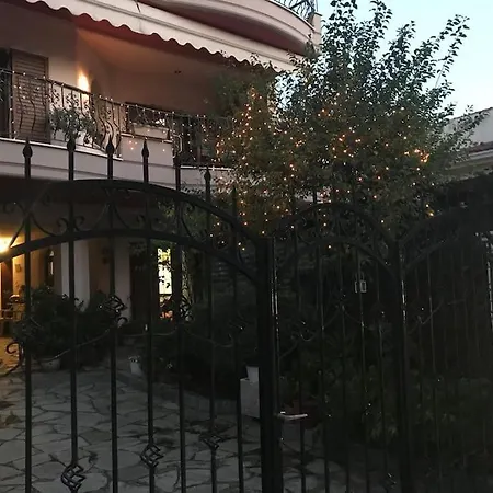Апартаменты Lina's City Center Place